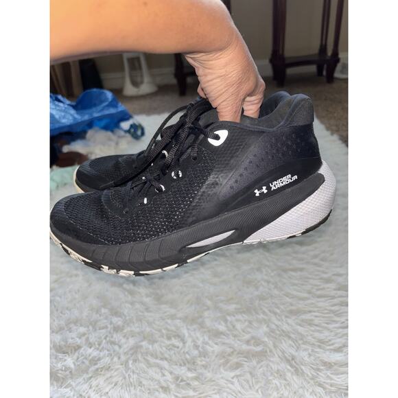 Under Armour women's sz. 8.5 high top basketball sneakers. Great pair & conditio - Picture 3 of 11